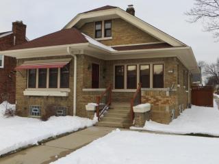 2827 Avondale Blvd, Milwaukee WI  53210-1364 exterior
