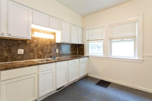 1000 Tamarack Ave, Grand Rapids MI 49504-3038 exterior