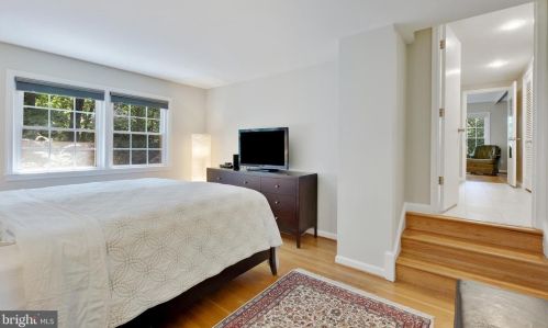 11601 Magruder Ln, Rockville MD 20852-4369 exterior