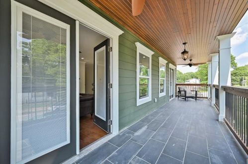 1477 Mercer Ave, Atlanta GA  30337-1515 exterior