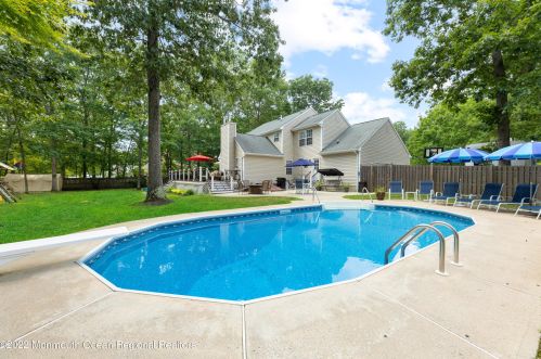 15 Calvary Ct, Jackson Twp NJ 08527-4833 exterior