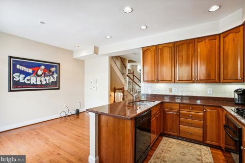 507 Pendleton St, Alexandria VA 22314-1903 exterior