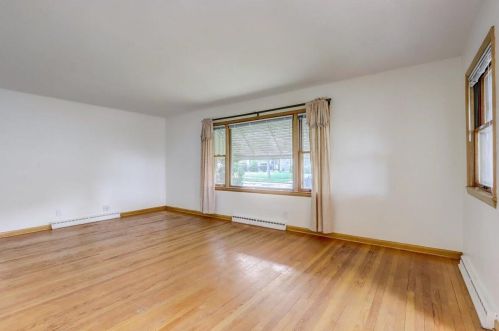 4478 75th St, Milwaukee, WI 53218-5432