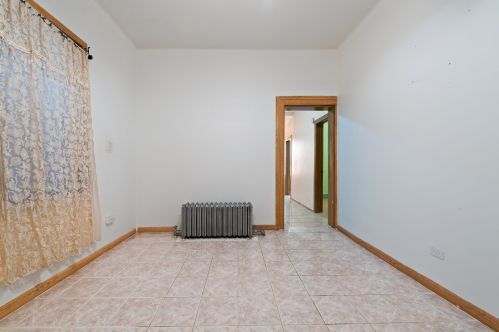 824 California, Chicago IL 60645-5208 exterior