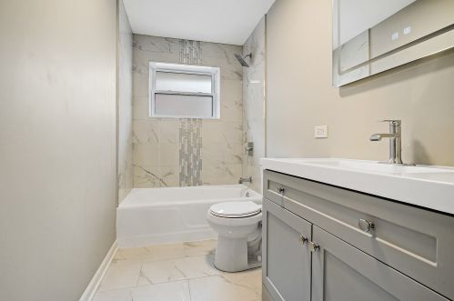 10826 Longwood Dr, Chicago IL  60643-3313 exterior