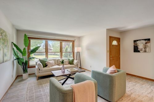 5415 23rd St, Milwaukee, WI 53221-3704