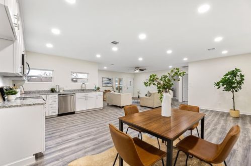 2850 Fls Dr, Dallas TX 75211-9008 exterior