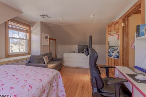 301 West Ln, Clark NJ  07066-1631 exterior