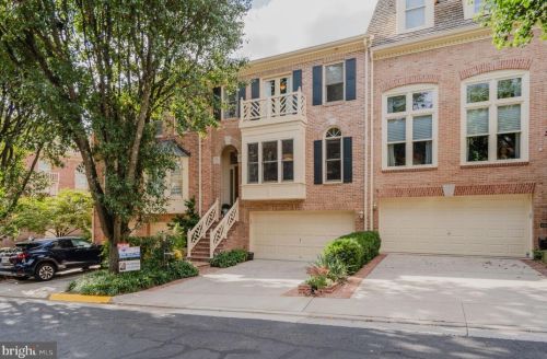 1532 Hampton Hill Cir, Mc Lean VA  22101-6020 exterior