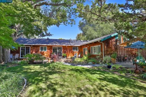 81 Byron Dr, Concord CA 94523-4102 exterior