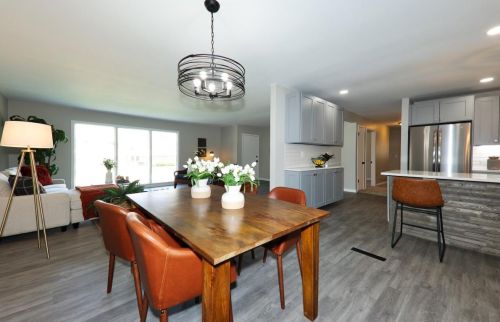 4445 Upham Ave, Milwaukee WI  53220-5122 exterior