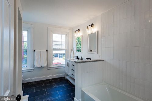 216 James St, Lancaster PA 17603-2910 exterior