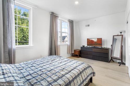 1950 8th St, Philadelphia PA 19122-2023 exterior