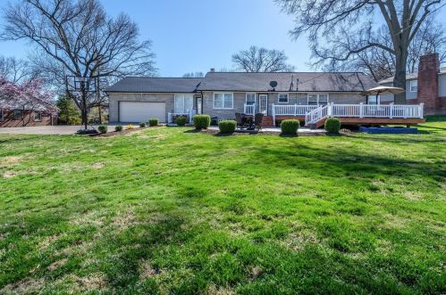 25 Stoneleigh Towers, Saint Louis MO 63132-3716 exterior