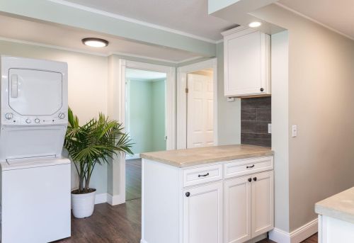 13 Main St, Plaistow NH 03865-3033 exterior