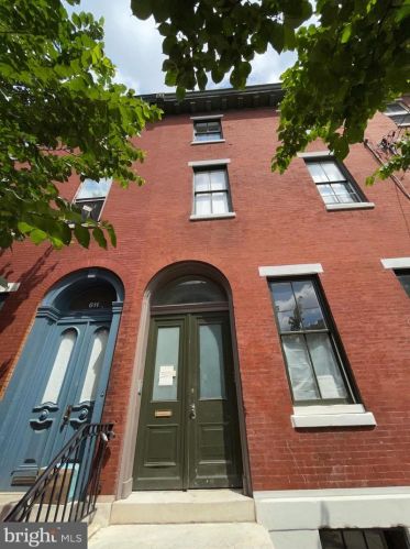 609 17th St, Philadelphia PA 19146-1532 exterior