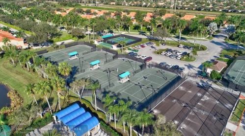 7572 Is Breeze Ter, Boynton Beach FL 33437-5403 exterior