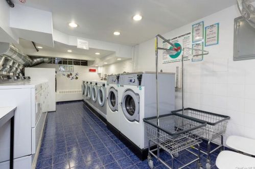 1874 Pelham Pkwy, Bronx NY 10461-3709 exterior