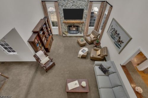 7 Chilton Rd, Chester NJ  07930-3107 exterior