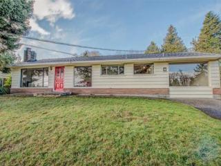 10317 Densmore Ave, Seattle WA  98133-9434 exterior