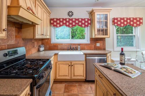 54 Carwall Ave, Mount Vernon NY 10552-1212 exterior