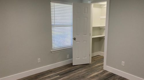 7442 Bayberry Ln, Dallas TX 75249-1015 exterior