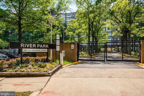 1301 Delaware Ave, Washington DC  20024-3929 exterior