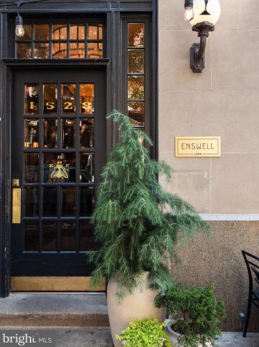 310 16th St, Philadelphia PA  19102-4907 exterior