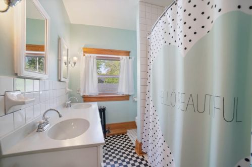 2127 Columbus Ave, Duluth MN 55803-2516 exterior