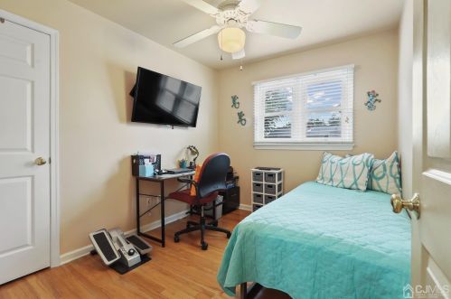 829 Evergreen Ct, New Brunswick NJ 08902-2314 exterior