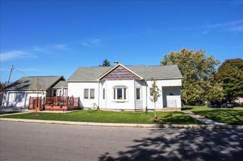 3733 33rd St, Milwaukee, WI 53221-1120