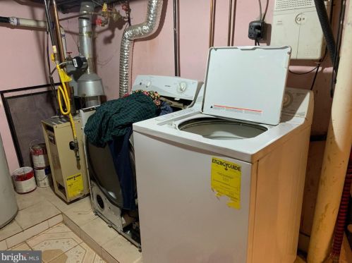 1640 Carlisle St, Philadelphia PA 19145-2307 exterior