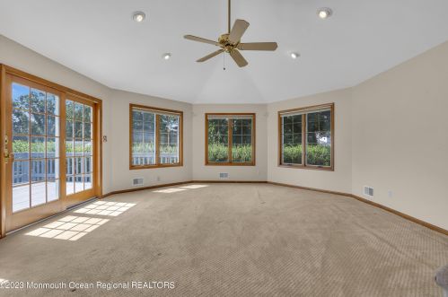 71 Harding Rd, East Freehold NJ 07728-5446 exterior