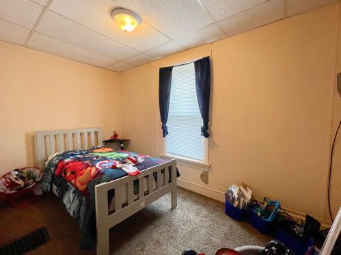 137 Grand Ave, Meskegon MI 49441 exterior