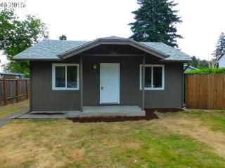 4556 97 Ave, Portland OR  97220-4214 exterior