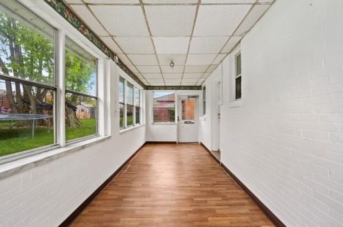 432 Jenne Dr, Pittsburgh PA 15236-2422 exterior