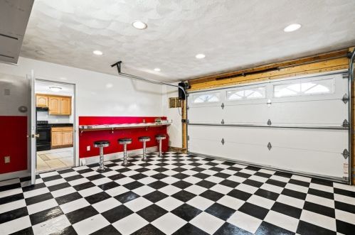 7 Azalea Ln, Peabody MA 01960-4602 exterior