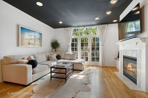 2666 Southport Ave, Chicago IL  60614-1228 exterior