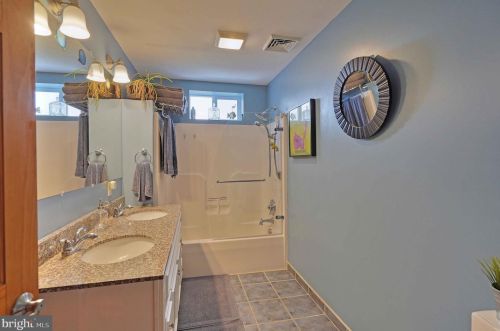 114 Chestnut St, Slatington PA 18080-1512 exterior