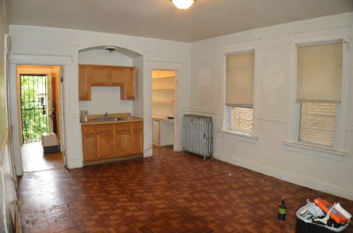 2140 19th St, Milwaukee, WI 53215-2602