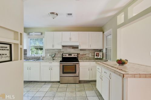 2895 Clark St, Atlanta GA 30318-4682 exterior