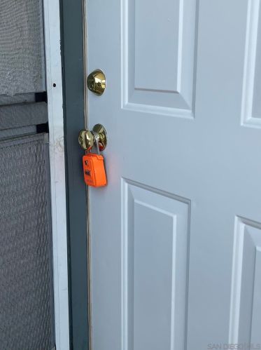 9322 Twin Trails Dr, San Diego CA  92129-2678 exterior