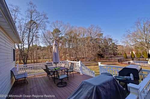 118 Ely Harmony Rd, East Freehold NJ 07728-8012 exterior