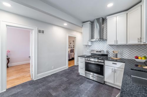 335 Montana St, Milwaukee WI 53219-3076 exterior