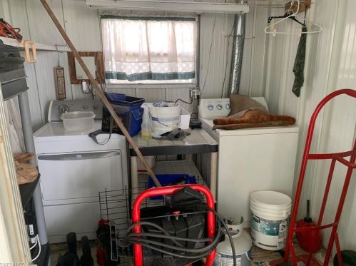 200 Grassy Key Ln, Naples FL 34114-8436 exterior