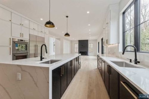 32 Pleasant St, Haworth NJ  07641-1929 exterior