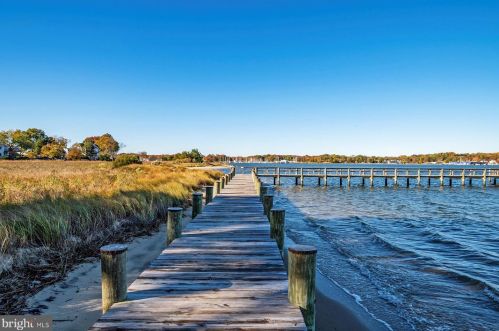 3717 Parke Dr, Edgewater MD 21037-4115 exterior