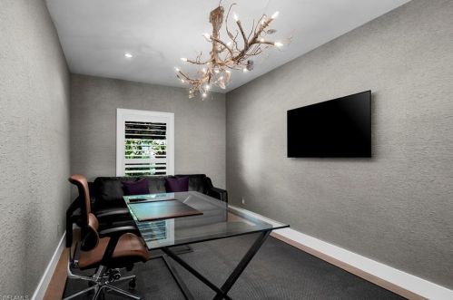 2160 Kingfish Rd, Naples FL 34102-1535 exterior