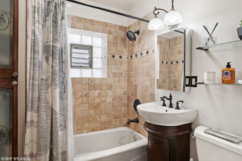 1823 22 Pl, Chicago IL 60608-4004 exterior