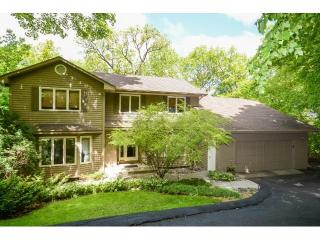 145 Choctaw Cir, Chanhassen, MN 55317-9505